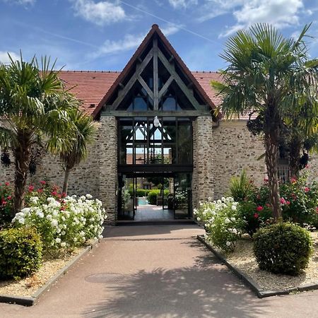 Hotel Les Suites - Domaine De Crecy Crecy-la-Chapelle Exterior foto