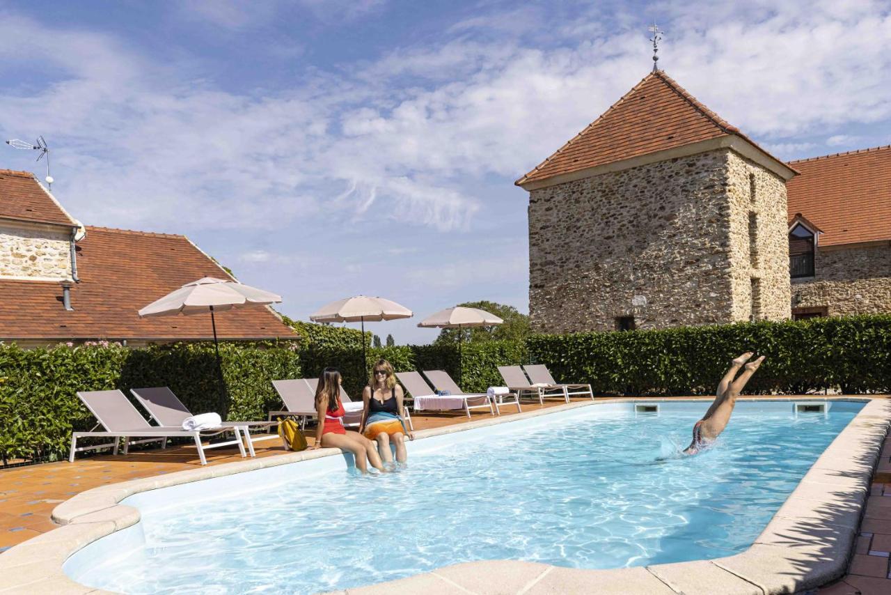 Hotel Les Suites - Domaine De Crecy Crecy-la-Chapelle Exterior foto