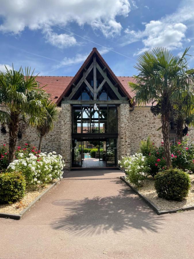 Hotel Les Suites - Domaine De Crecy Crecy-la-Chapelle Exterior foto